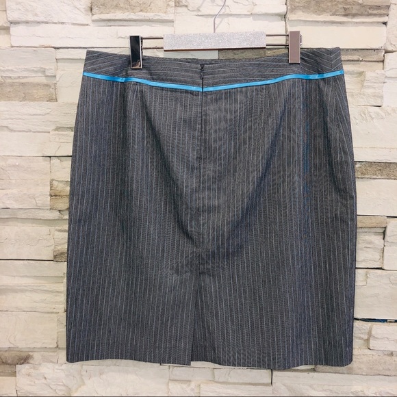 L’OFFICIEL/ WOMEN’S PINSTRIPED SUIT - Picture 6 of 11